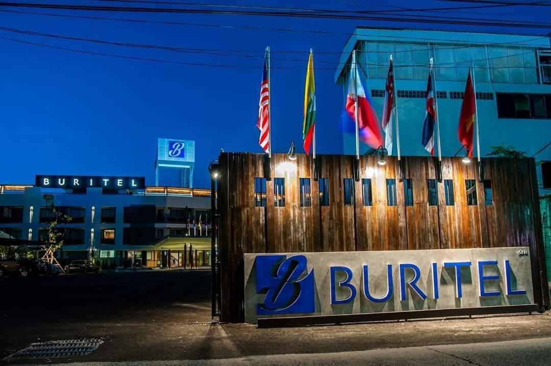 ブリテル ホテル ブリーラム エクステリア 写真